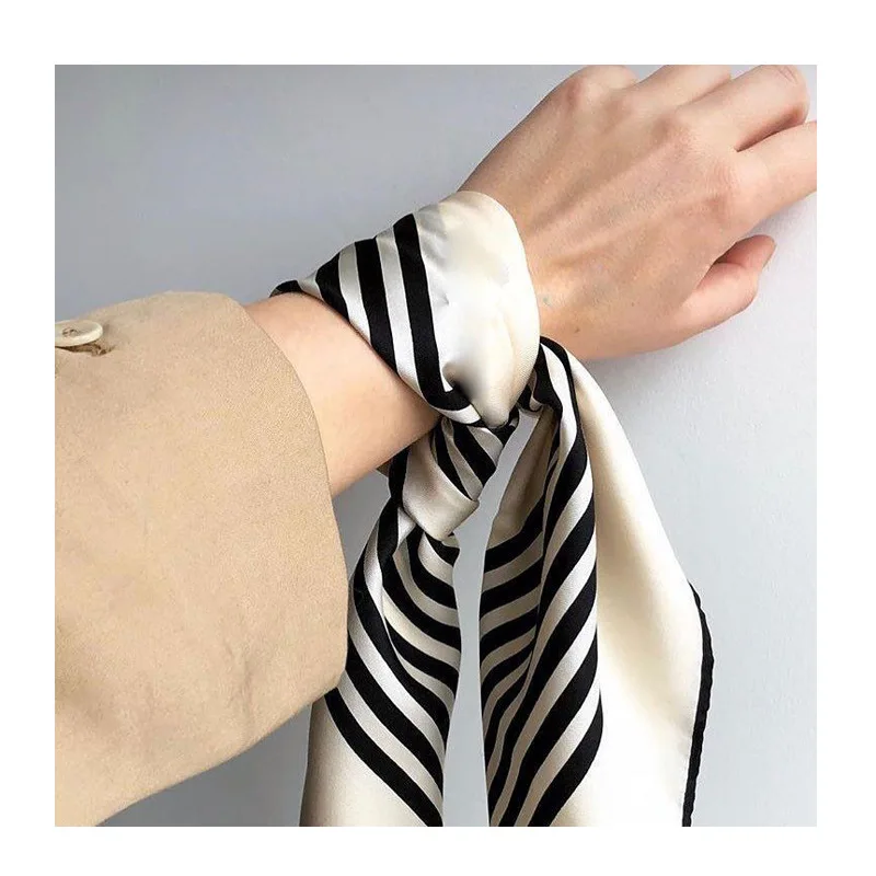 Дизайнерский брендовый женский шелковый шарф шейный платок с принтом в полоску