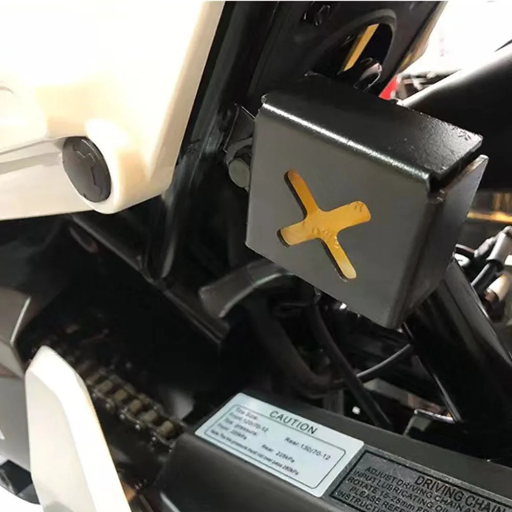 Фото Новая мотоциклетная Защитная крышка для Брикстона XS125, защитная крышка для масляной крышки для Брикстона XS 125 125XS №1