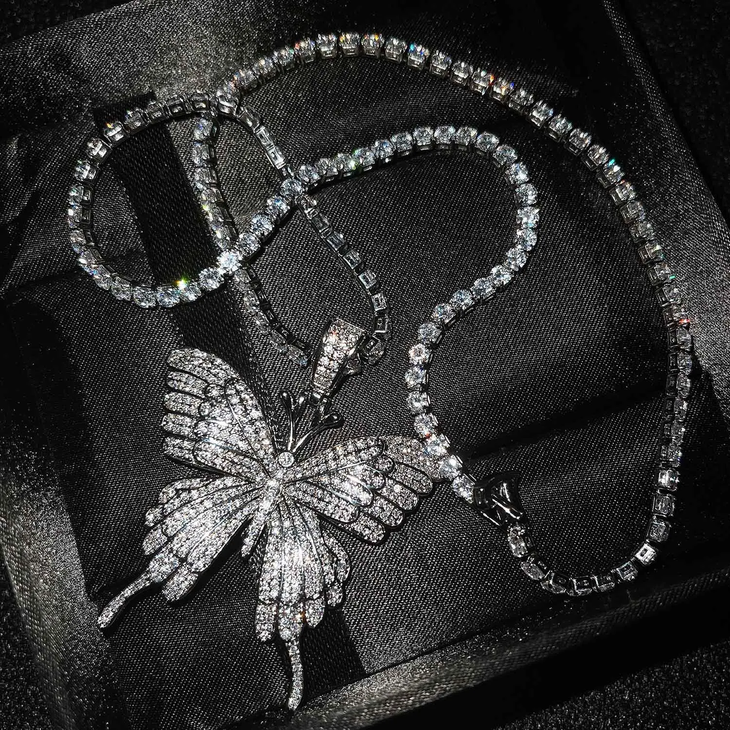 

High Quality Hip Hop Style Romantic Luxury Butterfly Necklace Silver Bowknot Wedding Party Women Fashion Cubic Zircon Jewelry