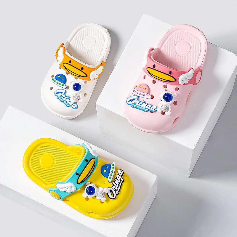 

YISHEN Kids Slippers Children's Sandals Clogs Garden Shoes Cute Slides Cartoon Shoe Pool Home Baby Chaussons Pour Enfants