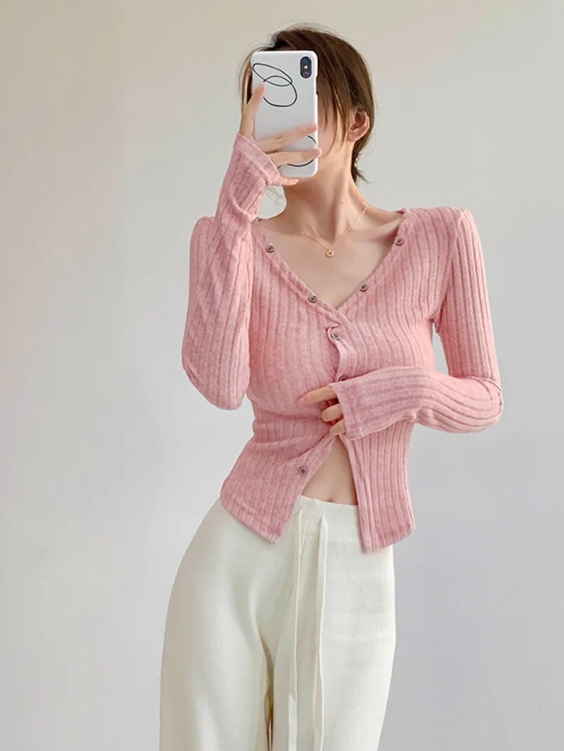 Женский трикотажный кардиган с V-образным вырезом длинным рукавом