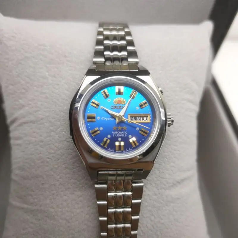 Часы вао. Tudor royal 41. Sinix 693f gr. Часы из глины настенные. Часы женские угличский часовой завод.