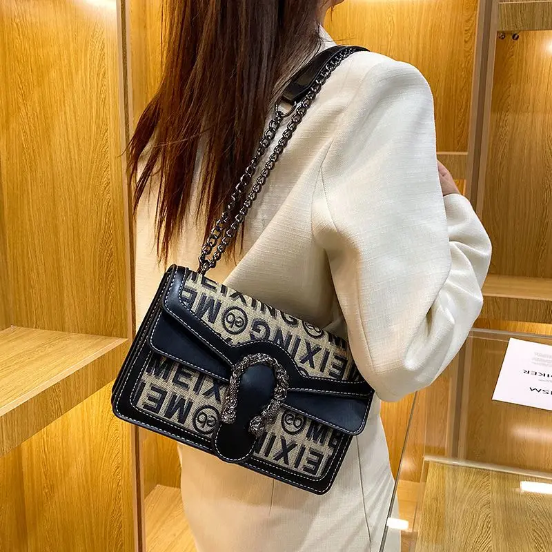 2023 Original design Fashion English letters Summer soft leather diagonal women's small square bag