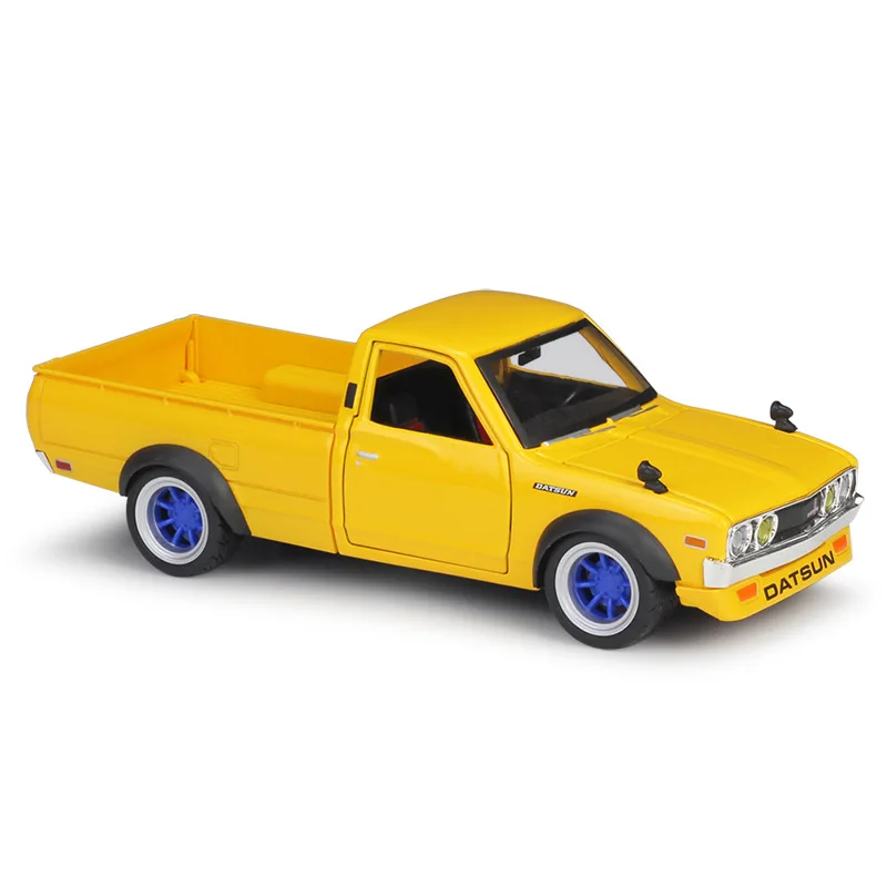 

1:24 1973 Datsun 620 Pick-up Drift version Mustang Roadster Simulation Alloy Car Model collection gift toy