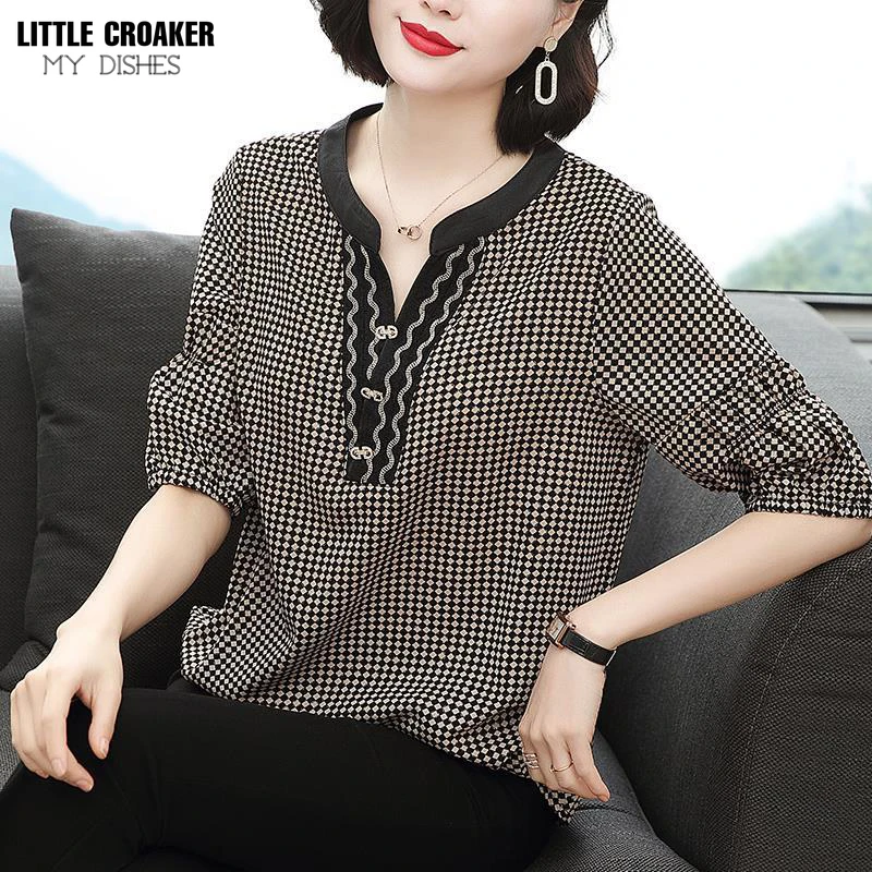 

Women Spring Summer Style Blouses Shirts Lady Casual Loose Style V-Neck Half Lantern Sleeve Plaid Printed Blusas Tops DD8806