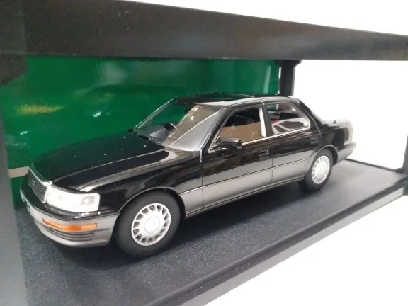 

Cult 1:18 Lexus LS400 4.0 1994 Limited Edition Metal Static Car Model Toy Gift