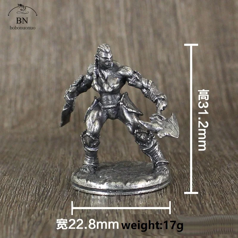 

Миниатюрные фигурки орков из меди