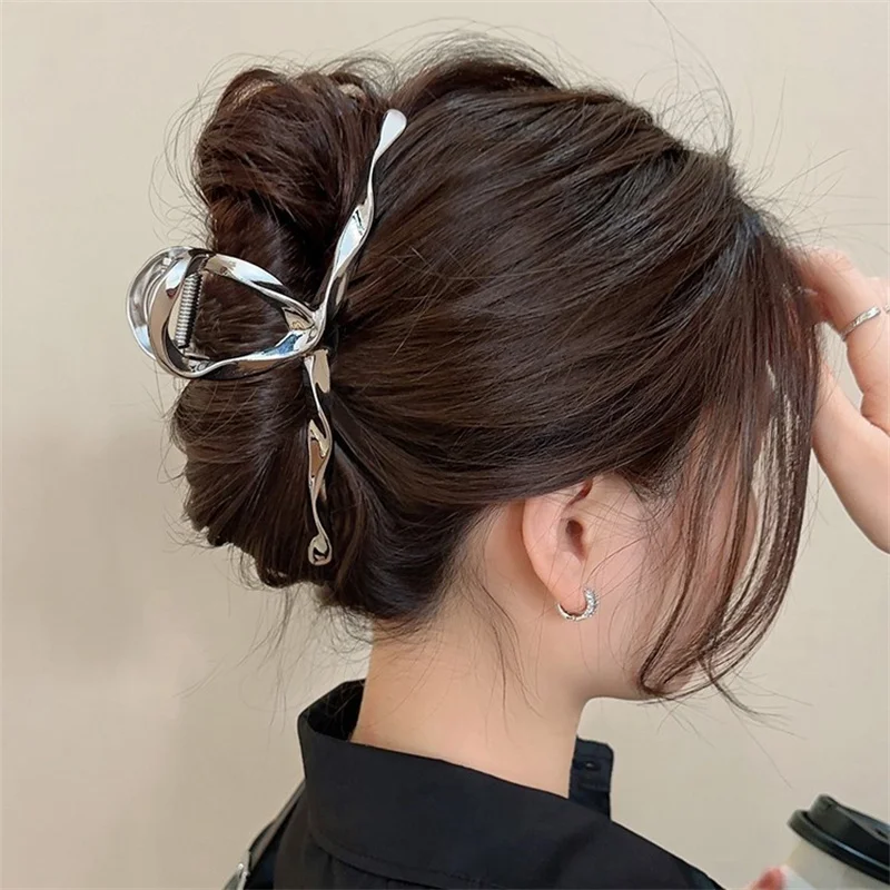 

Large Metal Geometric Hair Claw Crab Hairpins Fashion Simple Women's Cross Hair Clip Clamps Barrettes Ponytail Clip Headwear