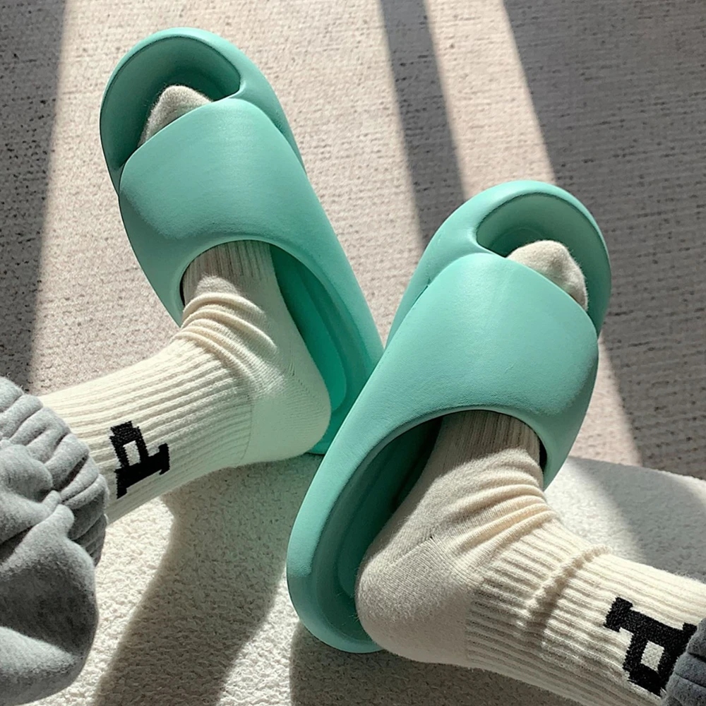 

Summer New Home Women Slippers Soft EVA Sole Lovers Men Beach Slides Outdoor Personality Thick Sole Girl Platform Shoes