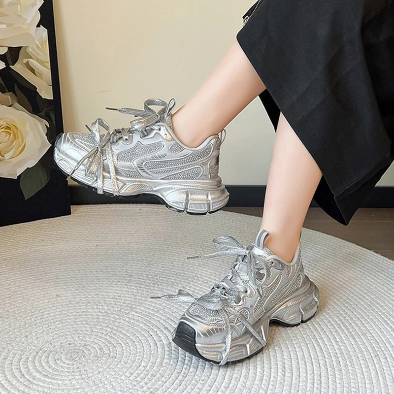 Повседневная удобная модная универсальная спортивная обувь на плоской подошве с