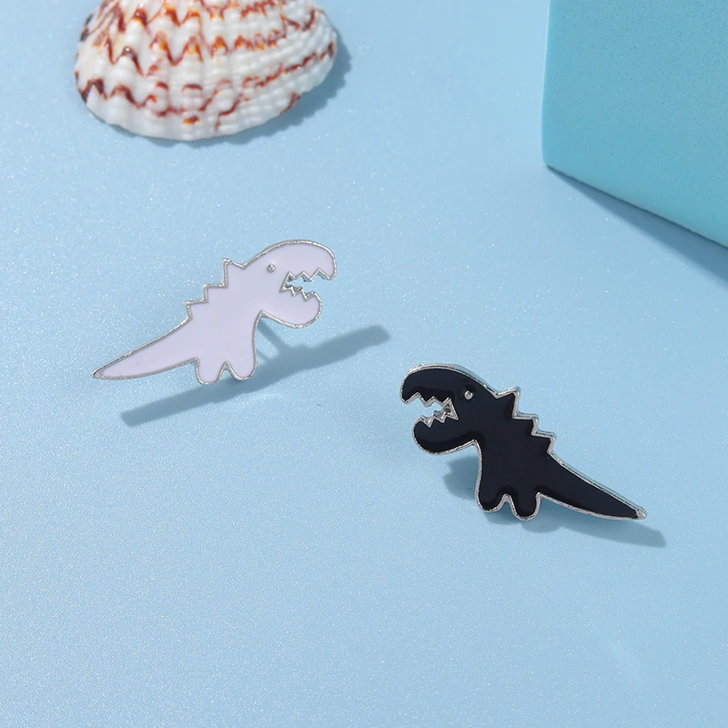 Металлическая брошь в виде животного из мультфильма черный белый динозавр на