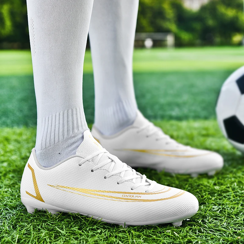 Men Soccer Shoes Professional Unisex Indoor Soccer Cleats Non-Slip FG/TF Training Football Boots Sneakers Men Turf Futsal Shoes