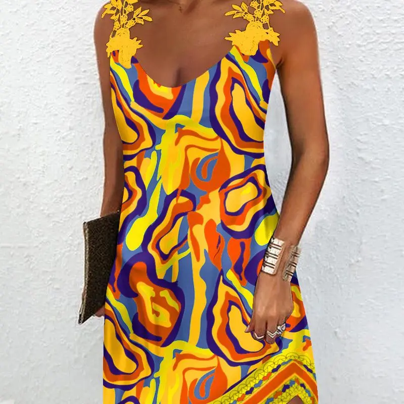 

Женское кружевное мини-платье с V-образным вырезом и высокой талией