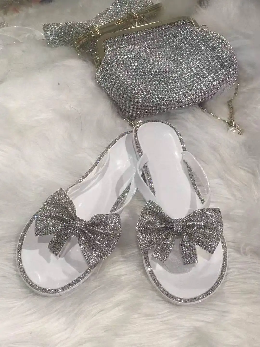 

2022 European and American women's bow ok colored diamond flip-flops 2662