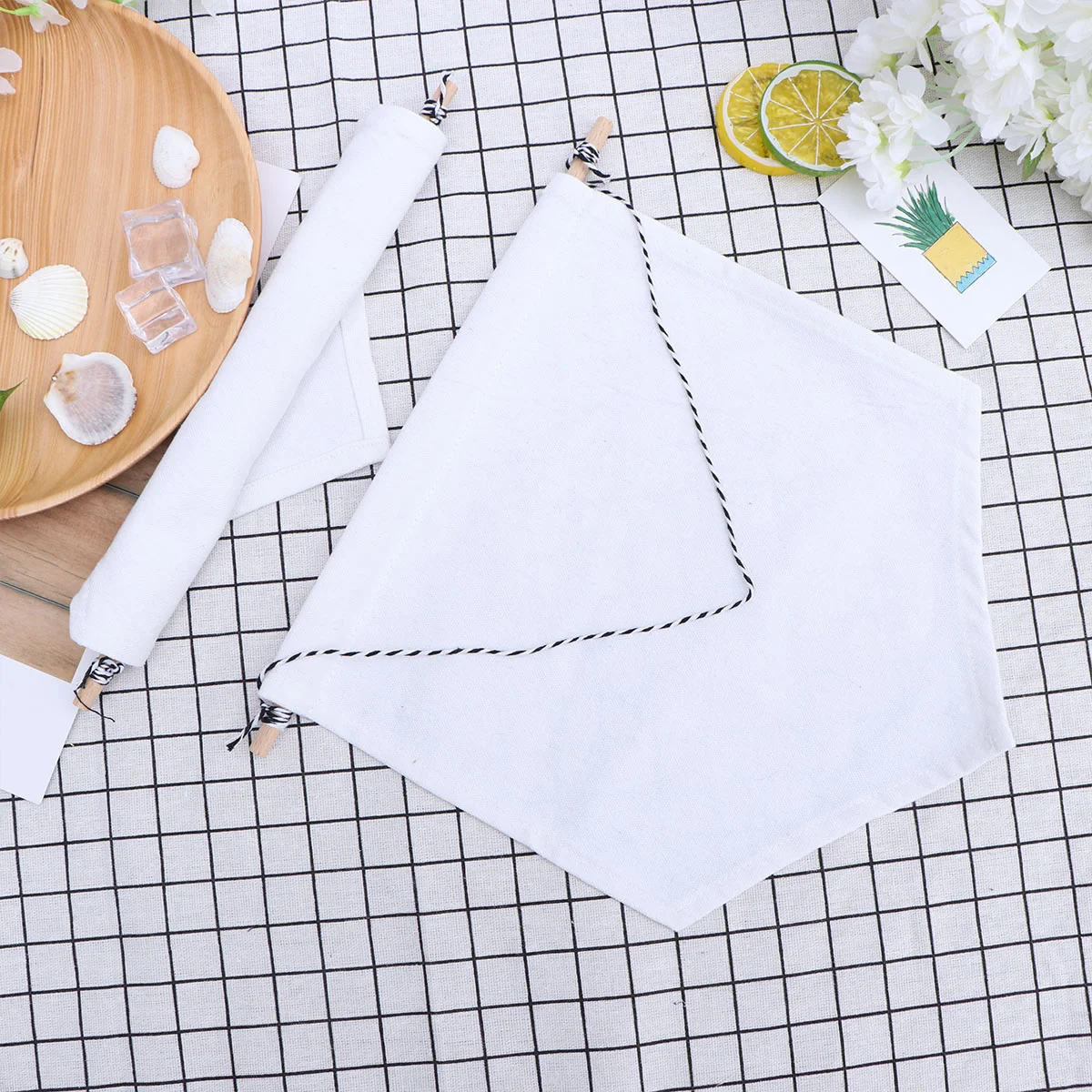 

2pcs Pin Display Pennant Banner Enamel Lapel Pin Badge Flag Plain Blank Canvas Wall Banner(White/M)