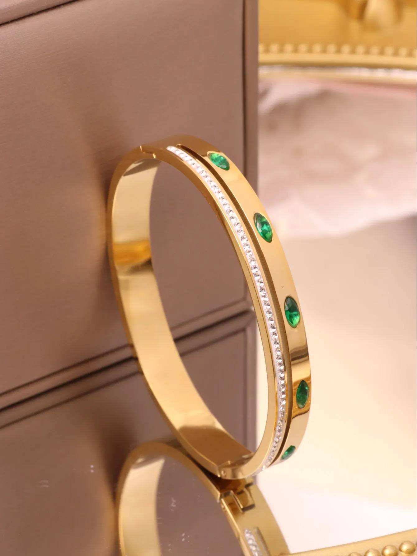 Модный женский браслет из титановой стали