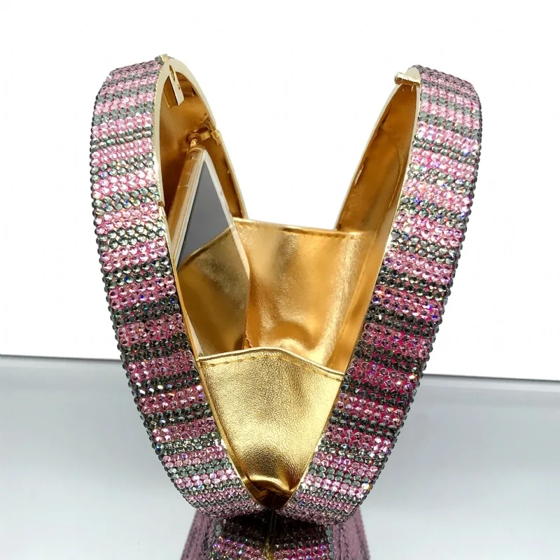 Рисунок 6 - Женские вечерние сумки розового цвета с кристаллами