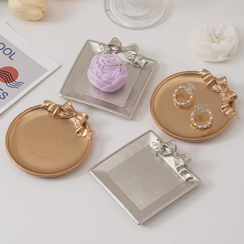 

Round Serving Platter for Kitchen Coffee Table, Decorative Tray for Perfume Jewelry Candle Makeup Organizer Desk Vanity