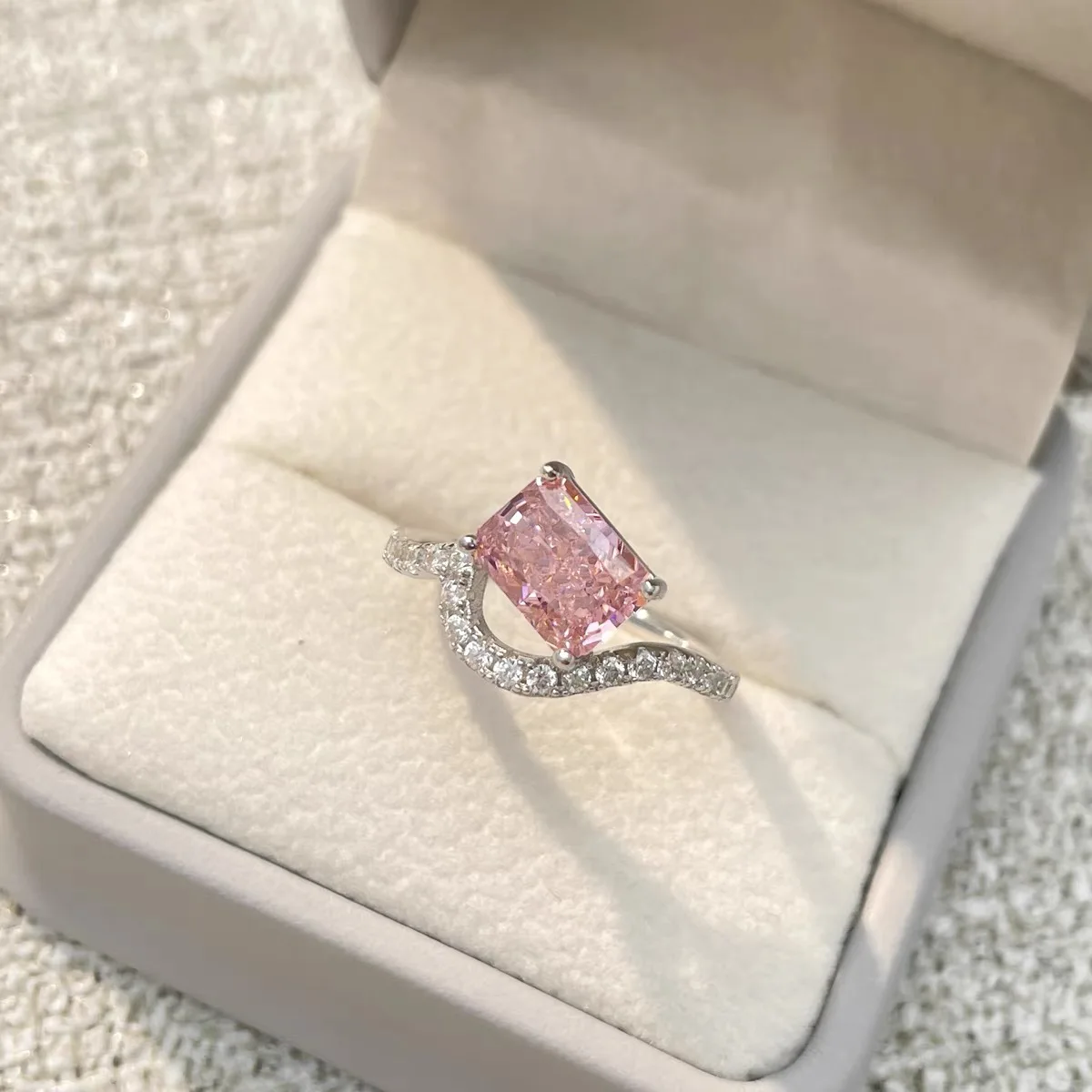 Кольцо из серебра 925 пробы с цирконом в европейском и американском стиле