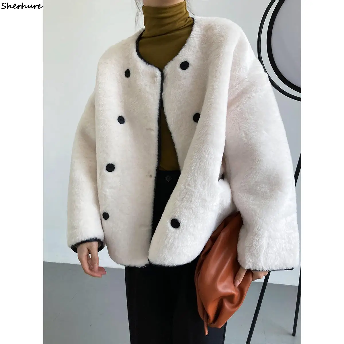 Женская меховая куртка цвета хаки винтажная Меховая с круглым вырезом весна 2022 |