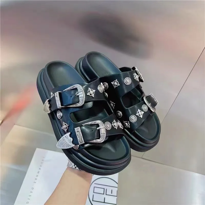 

Niche Design Sense Net Red Trend One-word Slippers Women Summer Wear 2022 New Black Korean Version Daily Sandals Slippers Woman