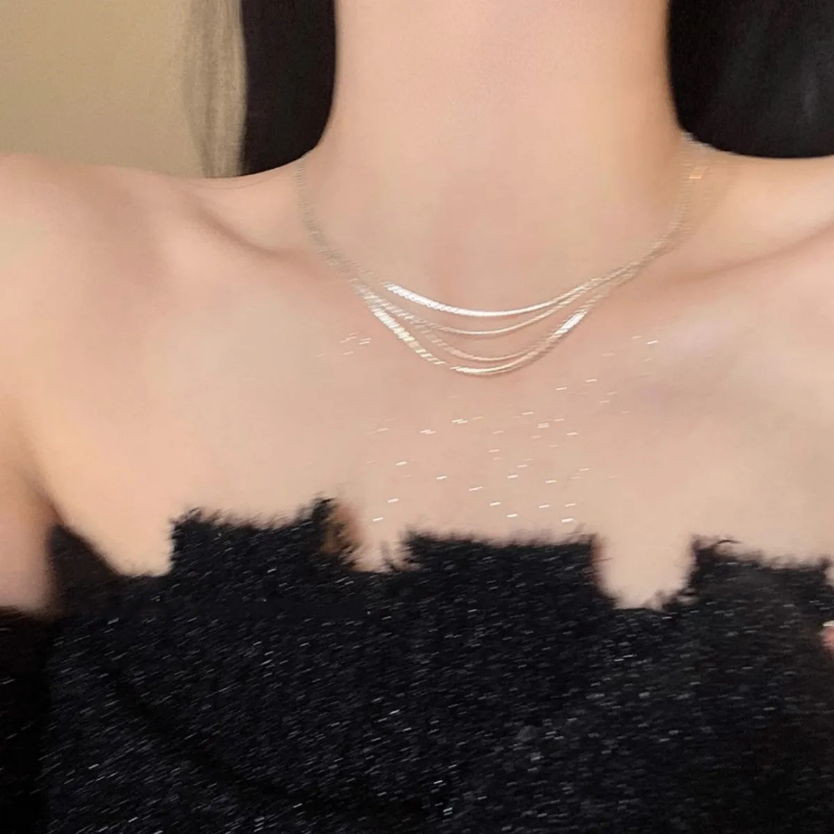 

Multi layered titanium steel necklace for women in 2023, new niche high-end design, collarbone chain simple accessories