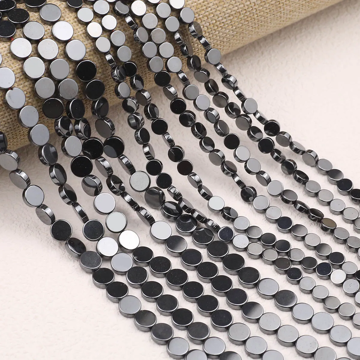 Плоские круглые бусины-сапсеры из гематита черного цвета 6/8 мм для изготовления