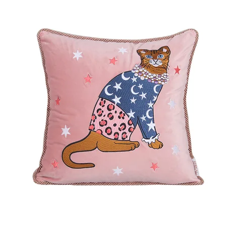 Бархатный чехол для подушки с вышивкой тигра