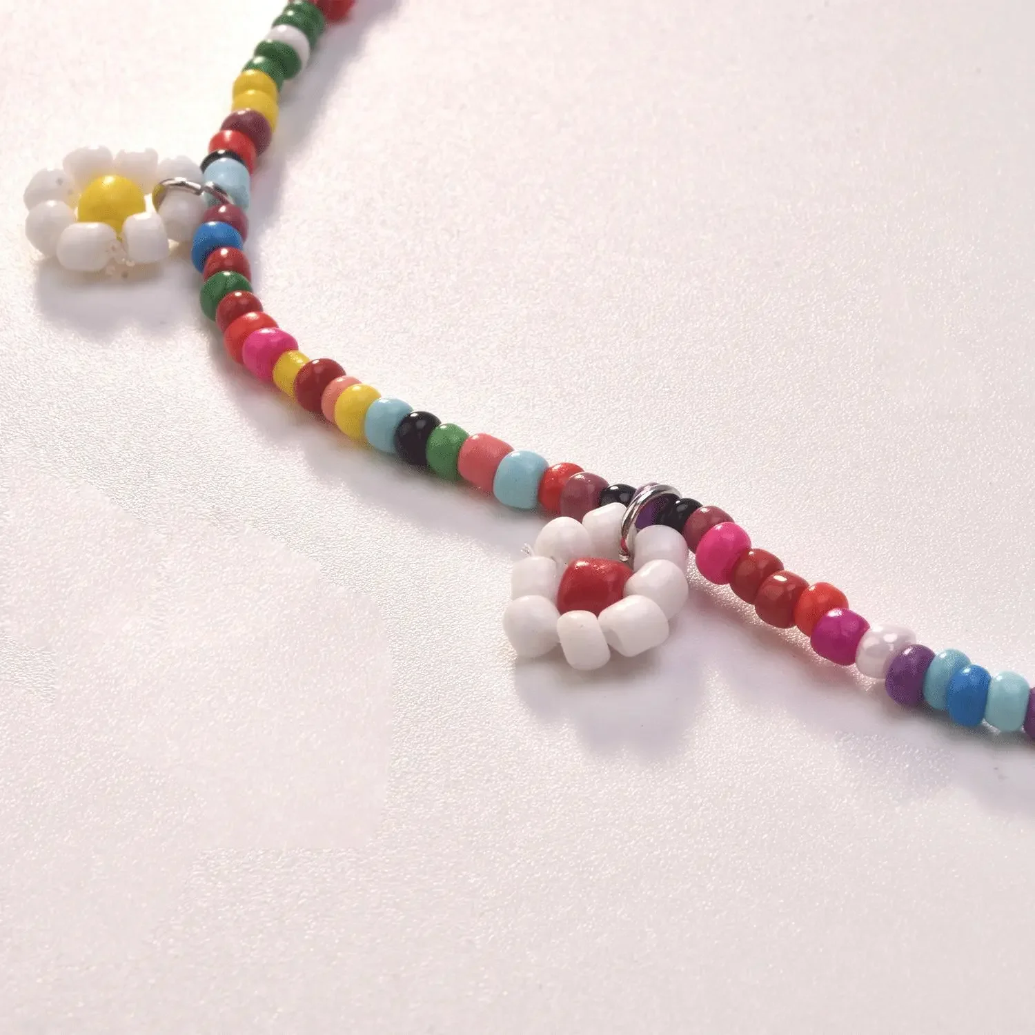 Женское ожерелье ручной работы с бусинами и цветными цветами