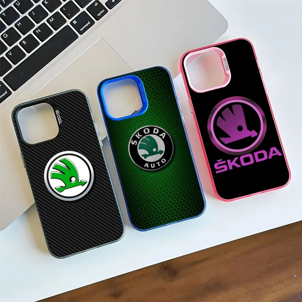 Чехол для телефона с логотипом SkodaS матовый серебристый магнитный iPhone 15 14 13 12 11 Pro