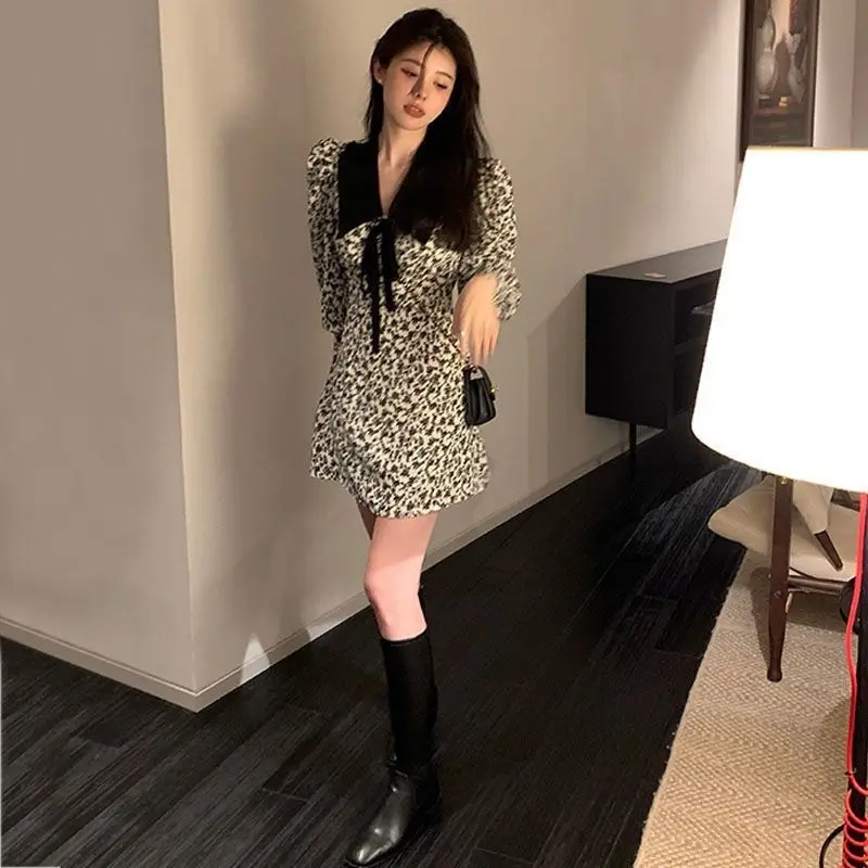 Мини-платье женское с цветочным принтом элегантное праздничное мягкое весеннее