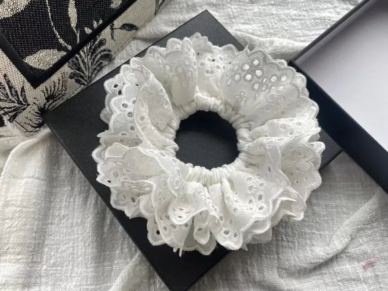 

Hollow four-layer cotton white hair accessories