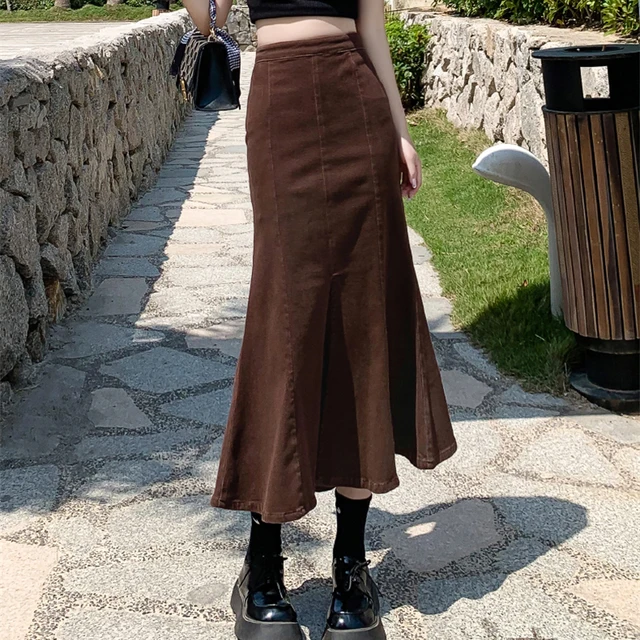 кофейная юбка. атлас юбка кофе с молоком. юбка миди ostin коричневый. кофейная юбка. юбка кофейного цвета.