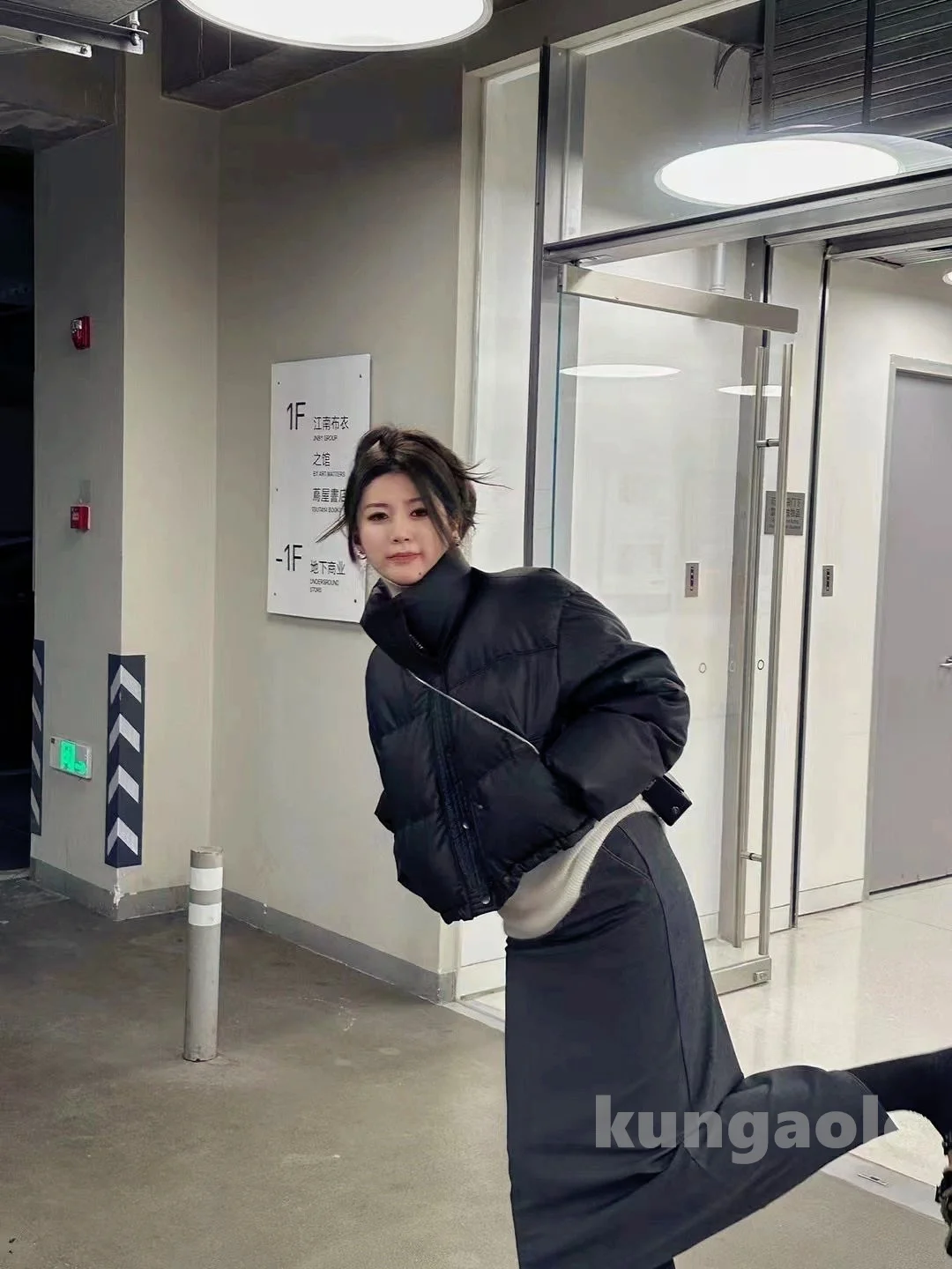 Черная раскладная куртка из искусственной кожи для женщин зимние пальто толстый