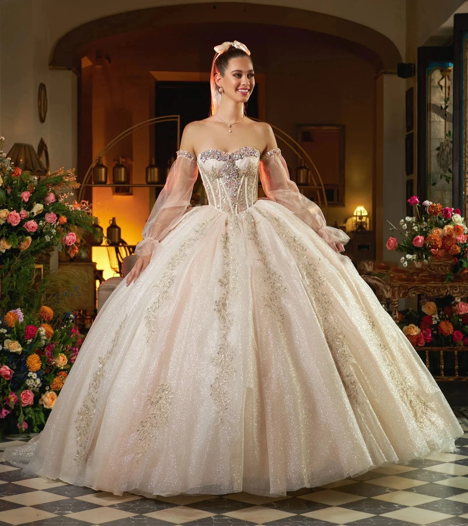 

Champagne Charro Quinceanera Dresses Ball Gown Sweetheart Tulle Appliques Crystals Puffy Mexican Sweet 16 Dresses 15 Anos