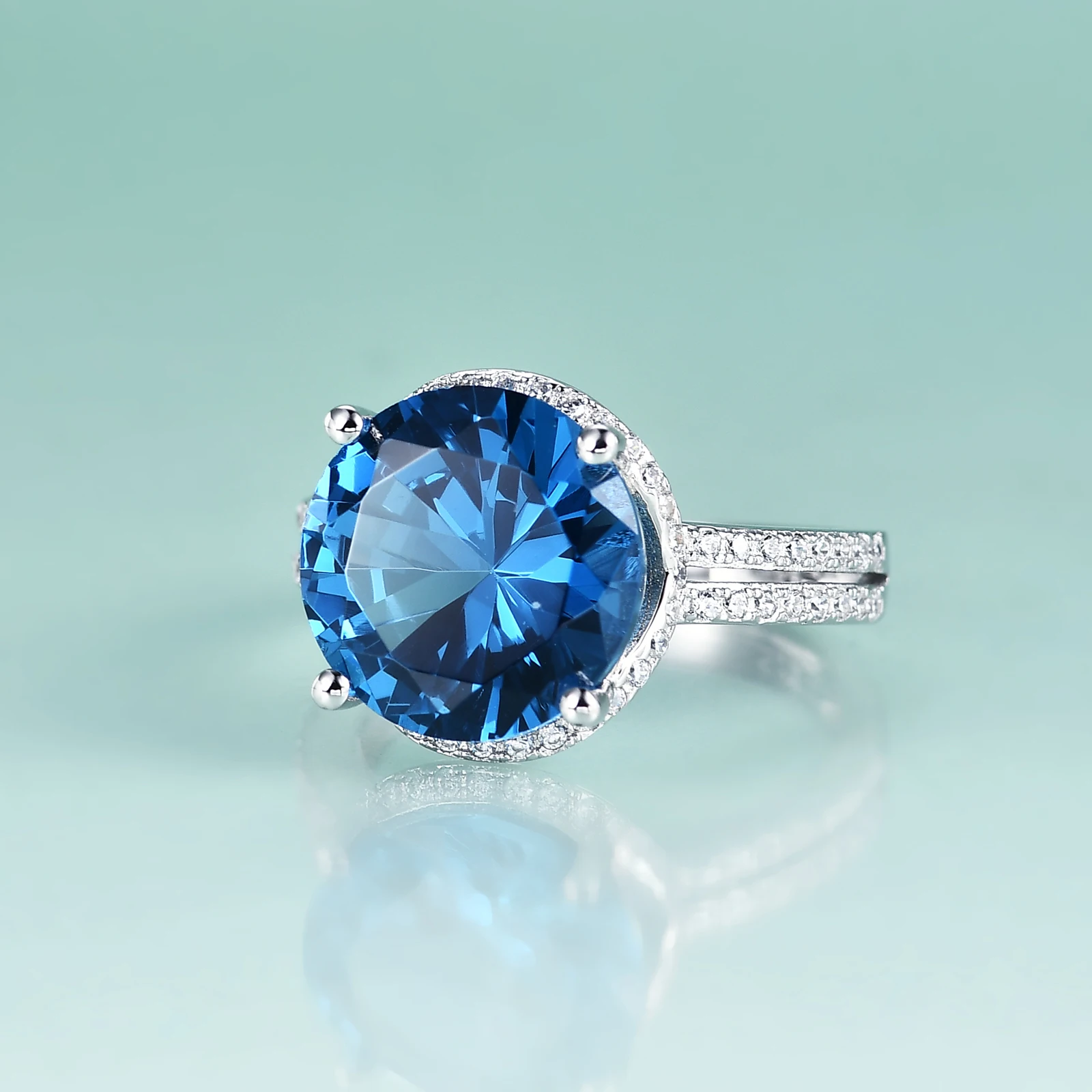 

Женское кольцо из серебра 925 пробы, с синей шпинелью