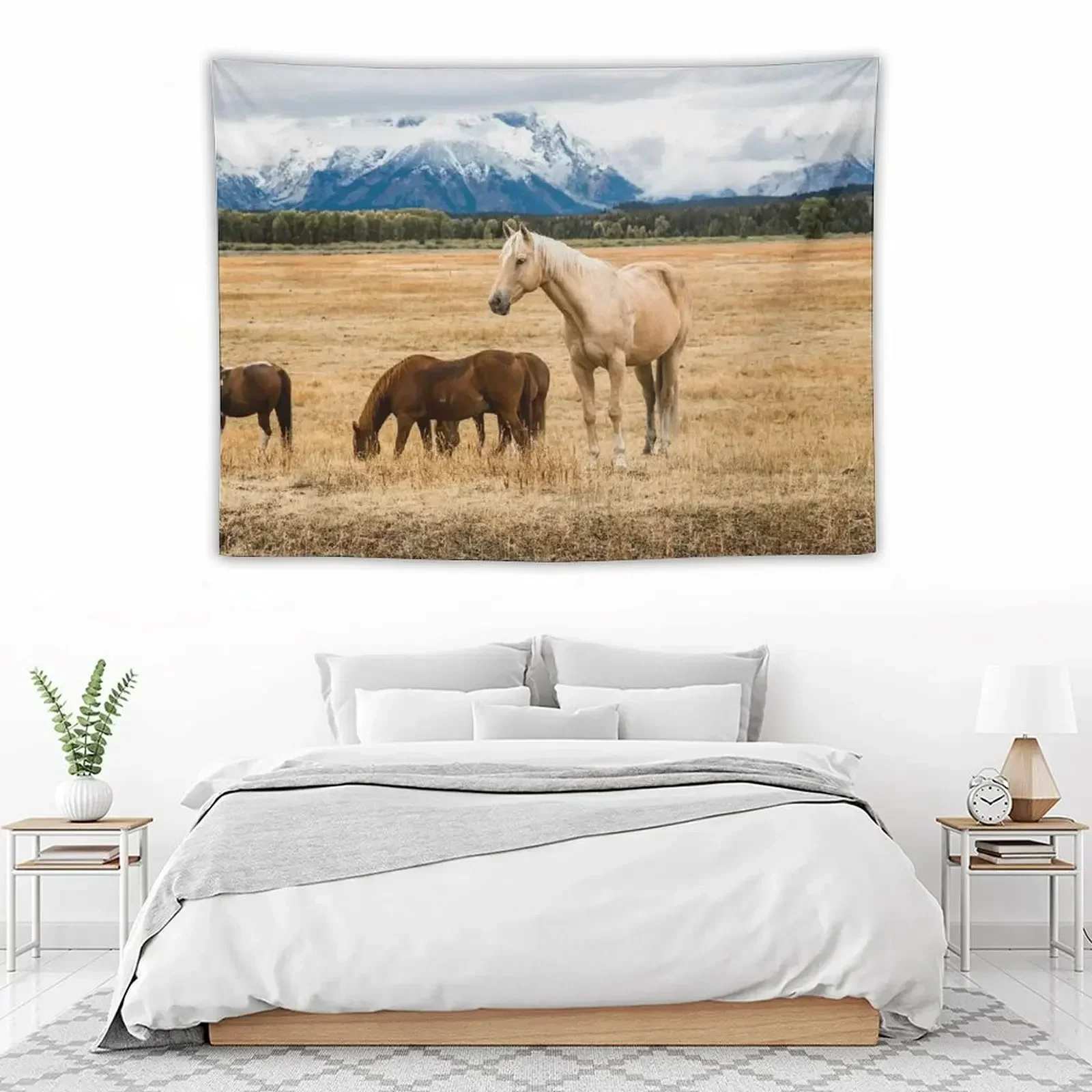 Горная лошадь - Лошадь Паломино на осень в национальном парке Гранд Тетона