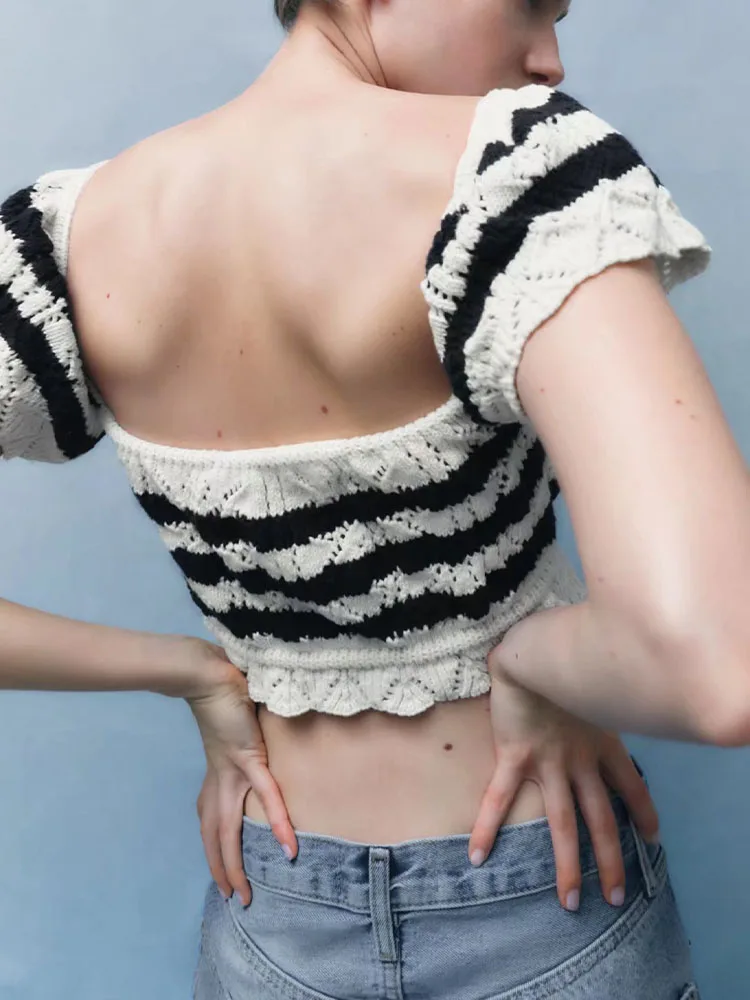 Женский Короткий трикотажный пуловер с открытой спиной и коротким рукавом |