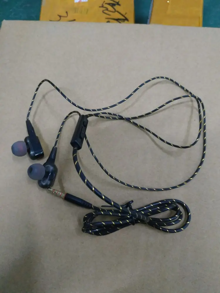 

3.5mm HiFi Wired Earphone Universal Mega Bass In-ear Headset Earbuds for Smart Phone Laptop 3.5mm