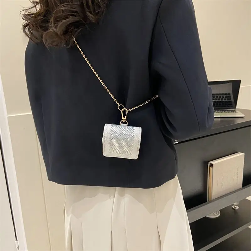 

Квадратная мини-сумка, женская сумка на плечо, ранцы через плечо, простые дамские сумочки из искусственной кожи с цепочкой и стразами и клапаном, женский клатч