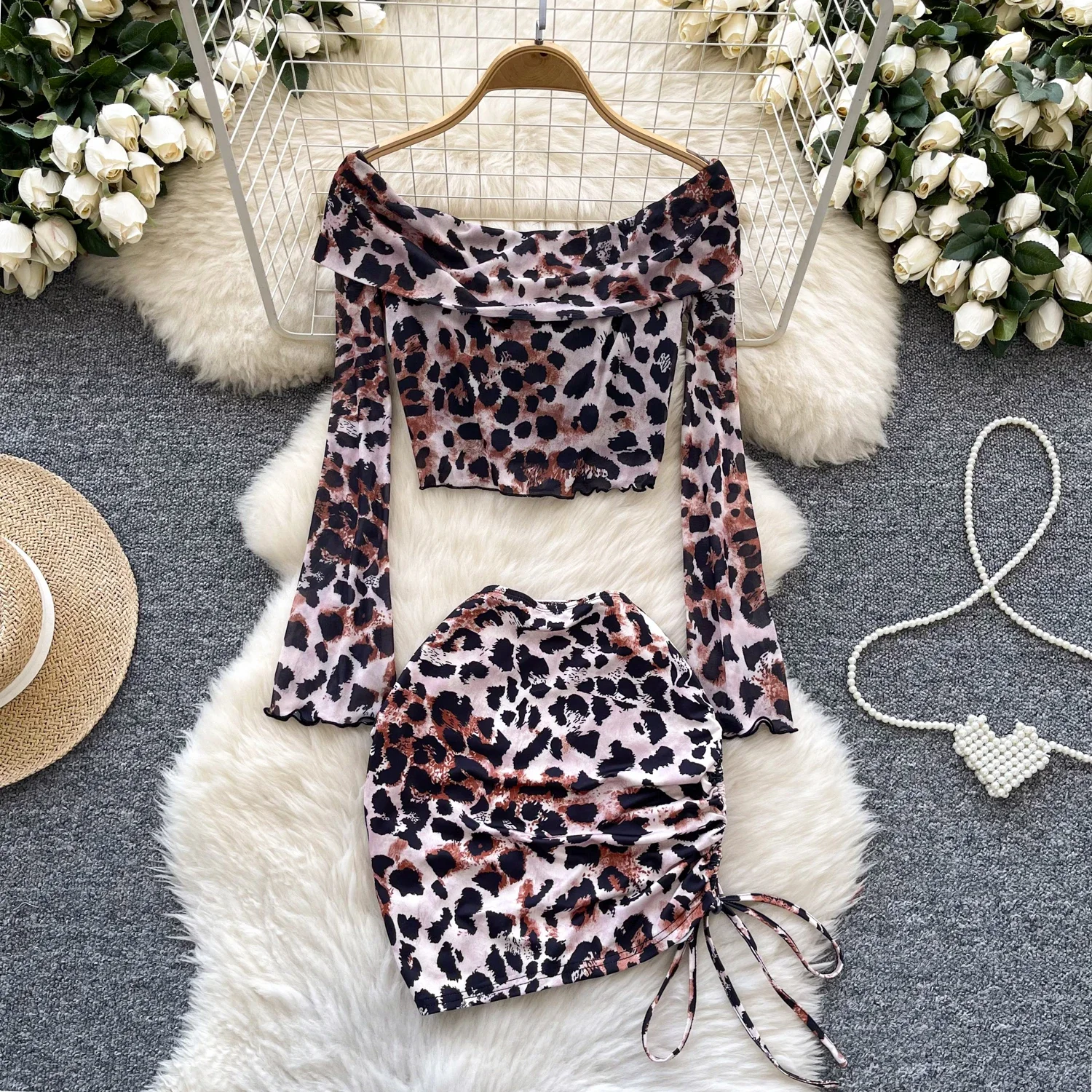 Сексуальный укороченный топ с длинными рукавами и леопардовым принтом короткая