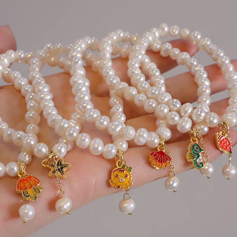 

Женская цепочка с подвеской в виде органического океана