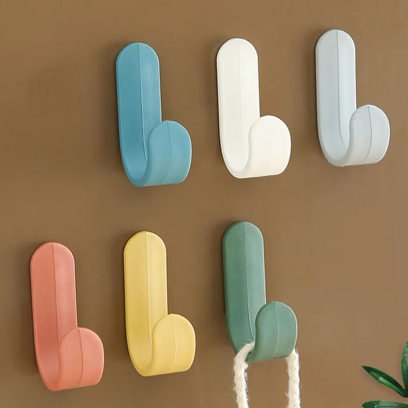 Модный маленький крючок J-типа для подвешивания предметов быта на стене в скандинавском стиле без следов, миниатюрный, приклеивается на дверь.