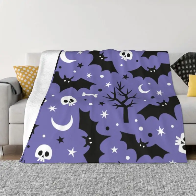 

Halloween Spooky Bats Skull Blanket Warm Fleece Soft Flannel Goth Occult Witch Throw Blankets for Bedroom Couch Outdoor Autumn