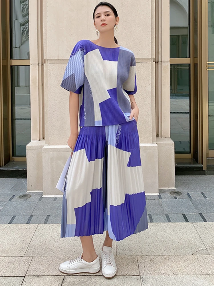

Delocah High Quality Summer Women Fashion Runway Pant Set Short Sleeve Geometric Tops + Elastic Waist Pleated Wide Leg Pant Suit