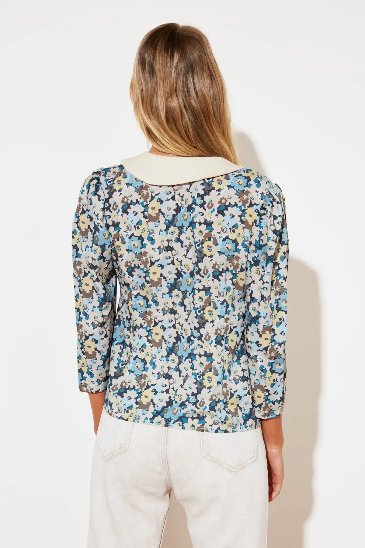 

Trendyol Collar Detailed Shirt TWOSS21GO0536