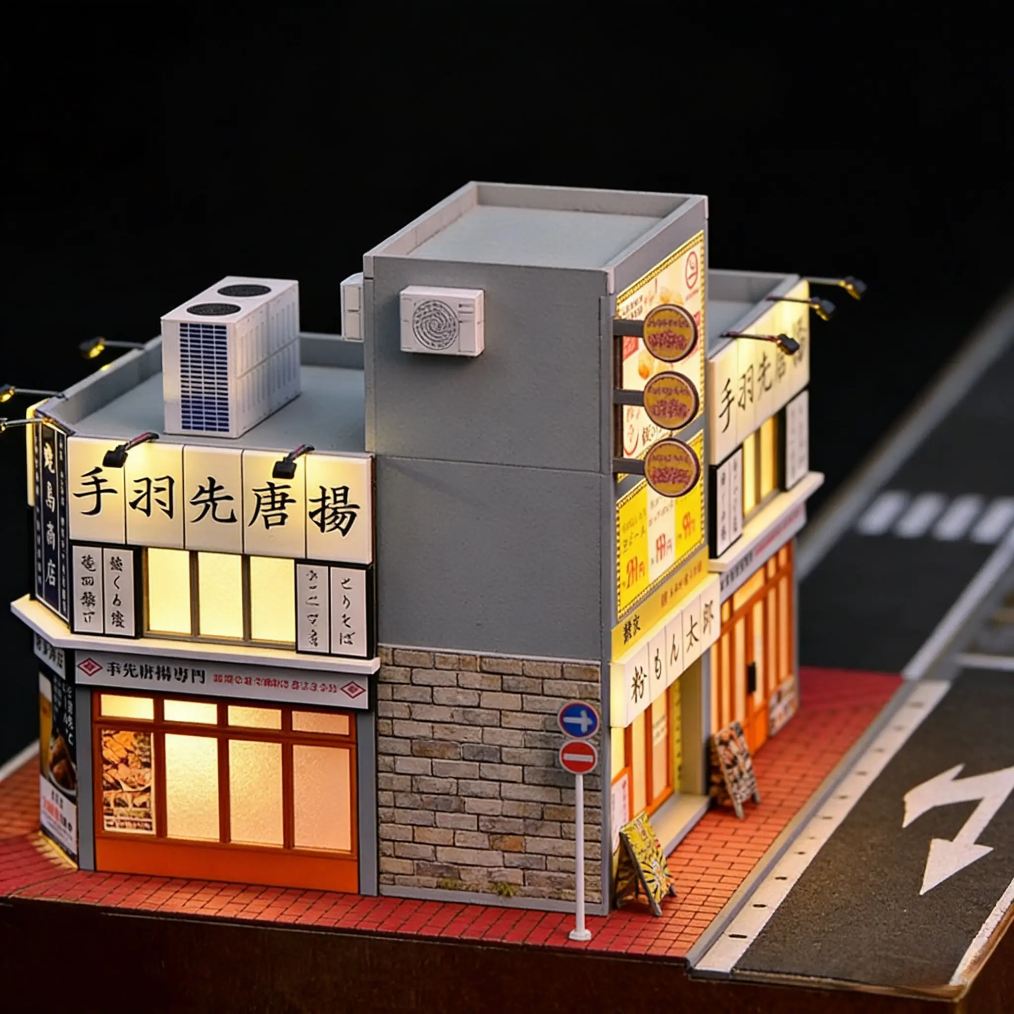 Фото Миниатюрная уличная сцена в масштабе 1:64: Набор для самостоятельной сборки - Японский магазин якитори и витрина, модель ручной работы для декора автомобильных диорам №4
