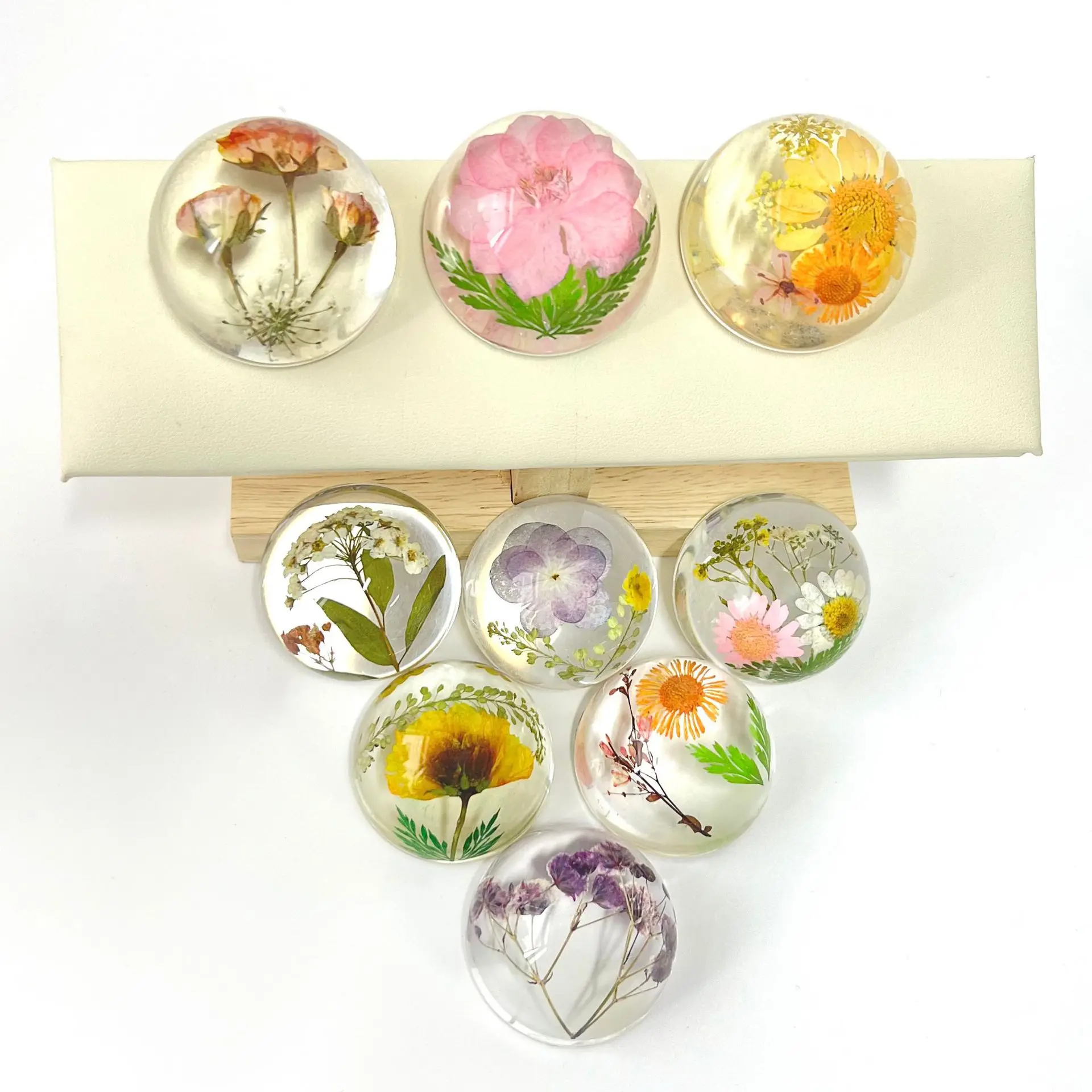 

New Creative Hemisphere Resin Dried Flower Specimen Handicraft Decoration Amber Book Town Indoor Dried Flower Decoration Gift