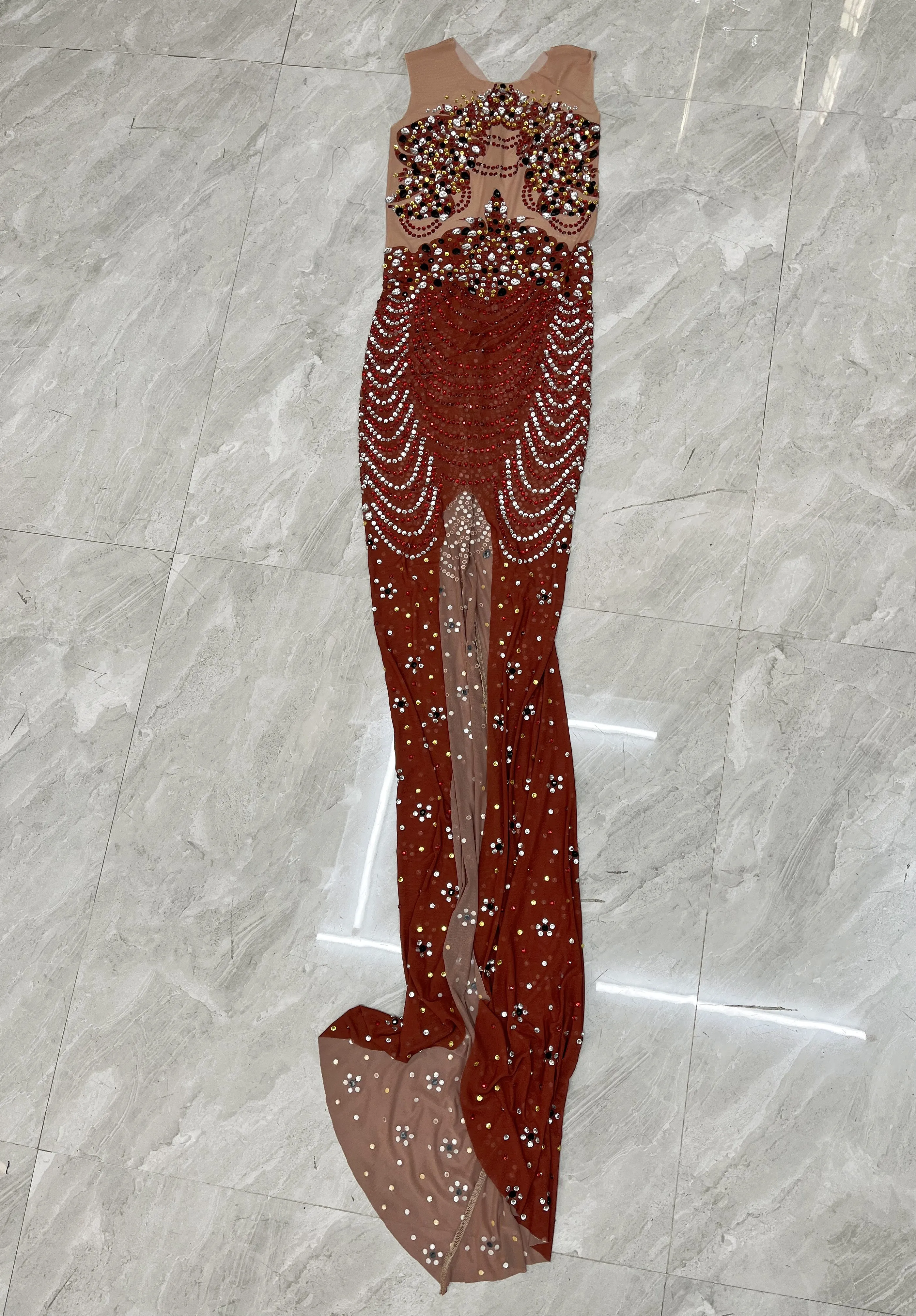 Блестящее черно-красное платье с разрезом вечерний костюм для празднования дня