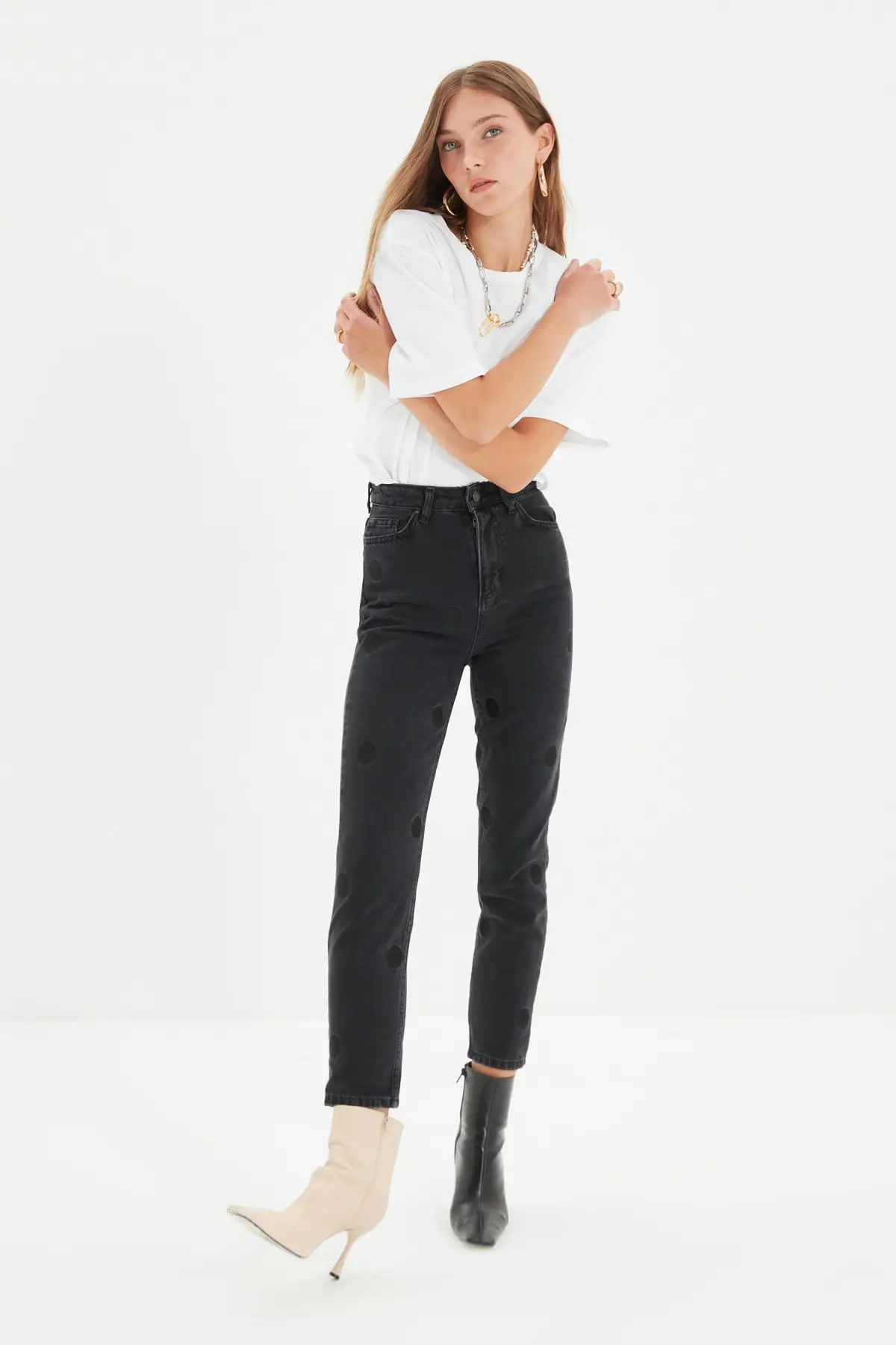 

Trendyol Printed High Waist Mom Jeans TWOAW22JE0343